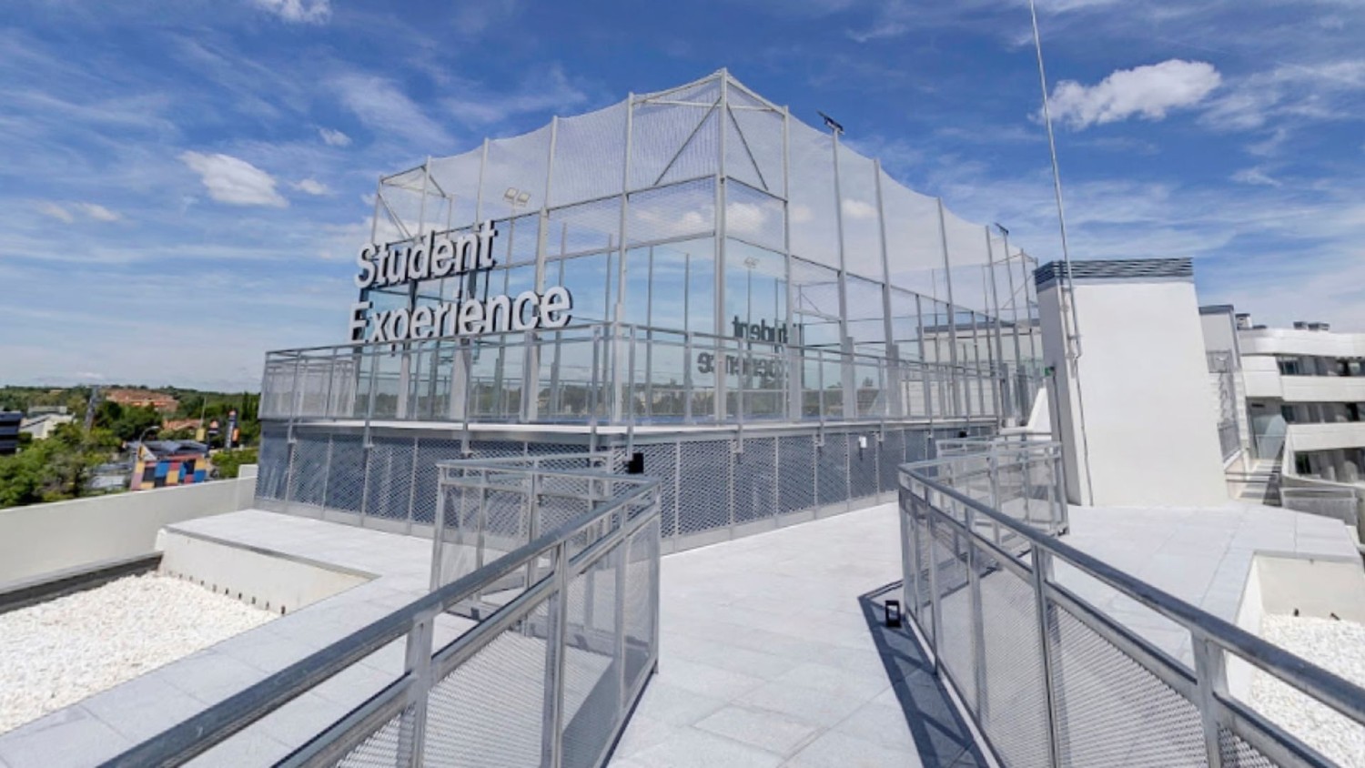 Student Experience obtiene la primera doble certific...
