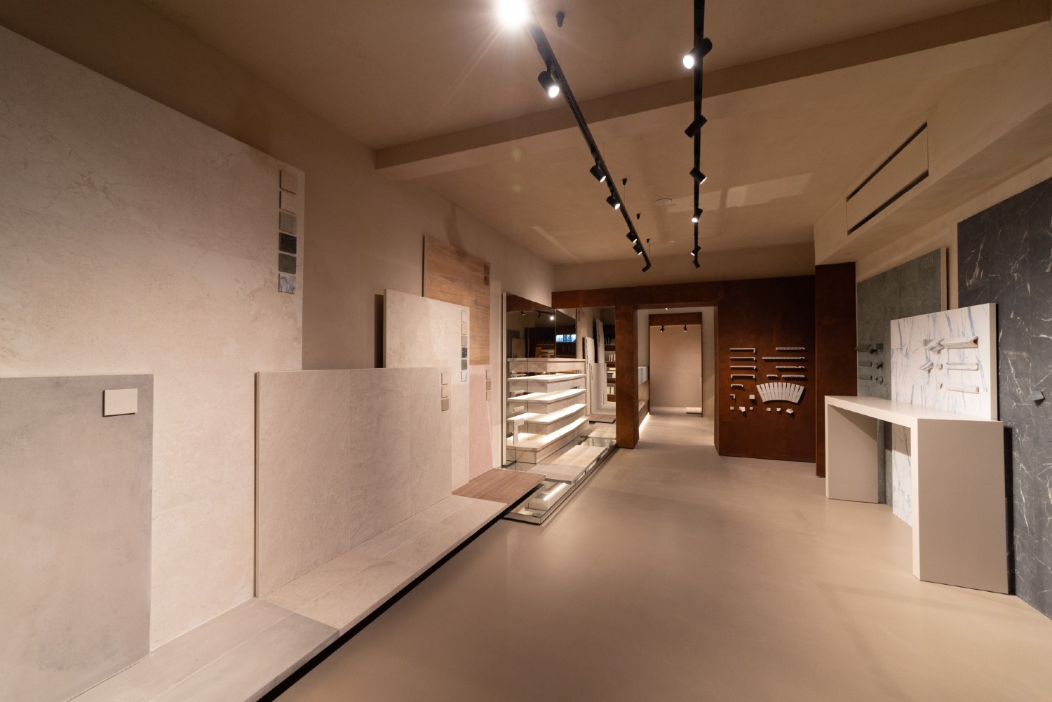 Gresmanc Group inaugura showroom en Madrid con una e...